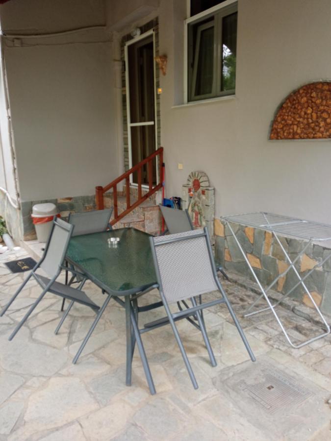 Sofia'S Garden Leilighet Néa Péramos Eksteriør bilde