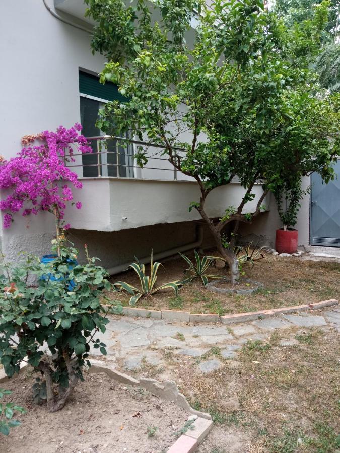 Sofia'S Garden Leilighet Néa Péramos Eksteriør bilde